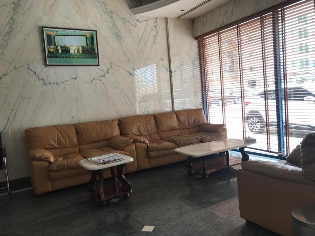 Al Majarah Residence シャルジャ エクステリア 写真